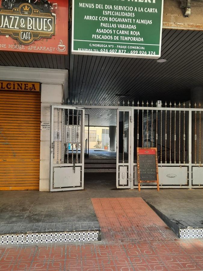 Студия На Белоснежном Пляже Los Locos Torrevieja Eksteriør billede